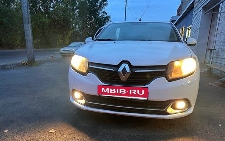 Renault Logan II, 2017 год, 560 000 рублей, 7 фотография