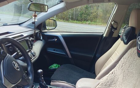 Toyota RAV4, 2016 год, 2 450 000 рублей, 6 фотография