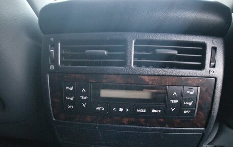 Toyota Land Cruiser 200, 2008 год, 2 350 000 рублей, 24 фотография