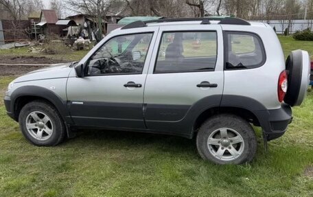 Chevrolet Niva I рестайлинг, 2014 год, 586 000 рублей, 4 фотография