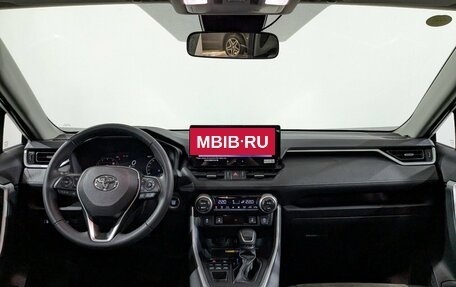 Toyota RAV4, 2025 год, 4 190 000 рублей, 24 фотография