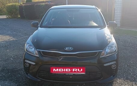 KIA Rio IV, 2018 год, 1 300 000 рублей, 2 фотография