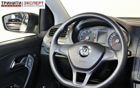 Volkswagen Polo VI (EU Market), 2015 год, 987 000 рублей, 13 фотография