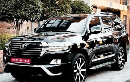 Toyota Land Cruiser 200, 2016 год, 5 390 000 рублей, 6 фотография
