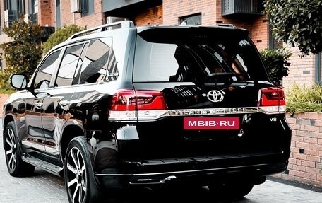 Toyota Land Cruiser 200, 2016 год, 5 390 000 рублей, 7 фотография
