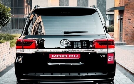 Toyota Land Cruiser 200, 2016 год, 5 390 000 рублей, 3 фотография