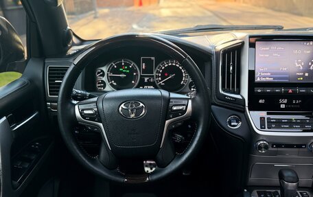 Toyota Land Cruiser 200, 2016 год, 5 390 000 рублей, 14 фотография