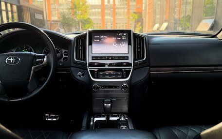 Toyota Land Cruiser 200, 2016 год, 5 390 000 рублей, 24 фотография
