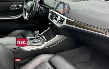 BMW 3 серия, 2019 год, 3 300 000 рублей, 13 фотография