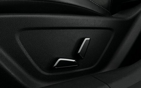 Geely Emgrand, 2024 год, 1 699 000 рублей, 18 фотография