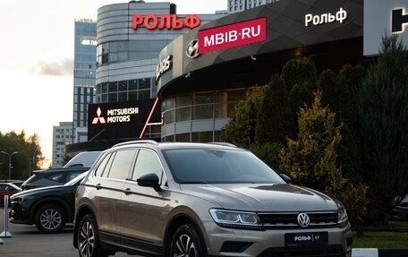 Volkswagen Tiguan II, 2019 год, 1 748 000 рублей, 2 фотография