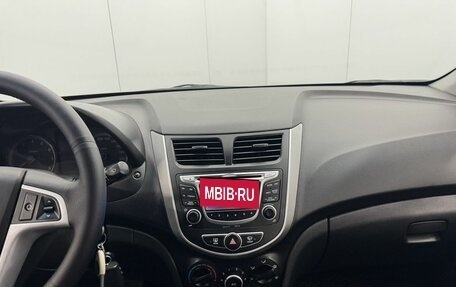 Hyundai Solaris II рестайлинг, 2012 год, 830 000 рублей, 13 фотография