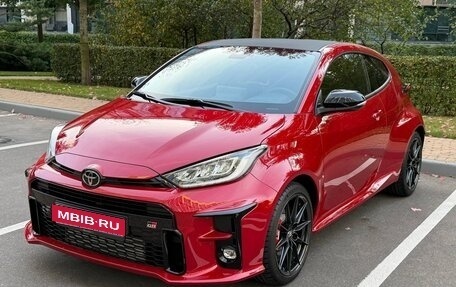 Toyota Yaris, 2024 год, 7 800 000 рублей, 1 фотография
