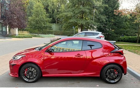 Toyota Yaris, 2024 год, 7 800 000 рублей, 2 фотография