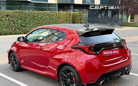 Toyota Yaris, 2024 год, 7 800 000 рублей, 3 фотография
