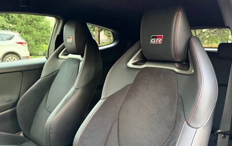 Toyota Yaris, 2024 год, 7 800 000 рублей, 18 фотография