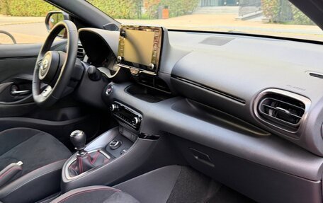 Toyota Yaris, 2024 год, 7 800 000 рублей, 30 фотография
