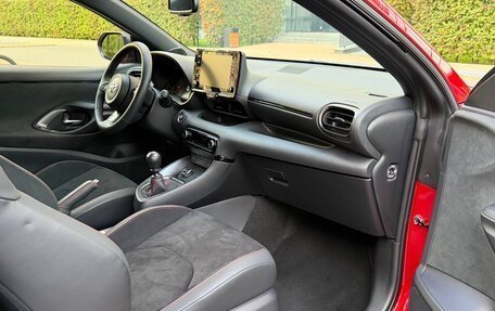 Toyota Yaris, 2024 год, 7 800 000 рублей, 28 фотография