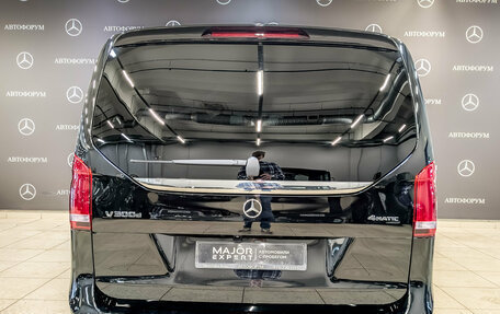 Mercedes-Benz V-Класс, 2022 год, 9 990 000 рублей, 6 фотография