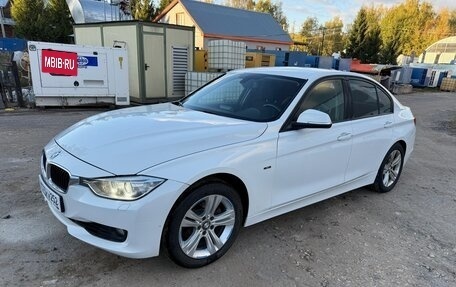 BMW 3 серия, 2013 год, 1 900 000 рублей, 12 фотография