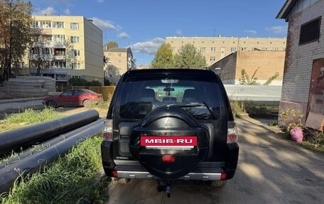 Mitsubishi Pajero IV, 2013 год, 2 100 000 рублей, 2 фотография