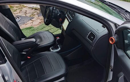 Volkswagen Polo VI (EU Market), 2011 год, 1 200 000 рублей, 14 фотография