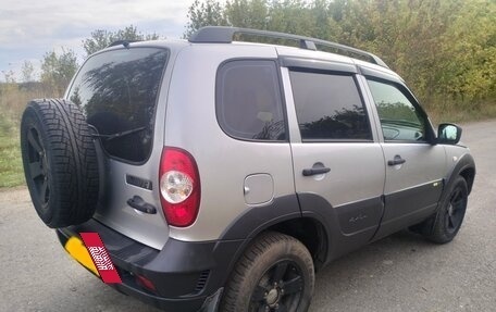 Chevrolet Niva I рестайлинг, 2016 год, 750 000 рублей, 3 фотография