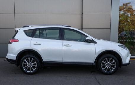 Toyota RAV4, 2015 год, 2 698 000 рублей, 4 фотография