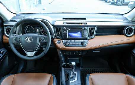 Toyota RAV4, 2015 год, 2 698 000 рублей, 13 фотография