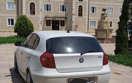 BMW 1 серия, 2011 год, 850 000 рублей, 6 фотография