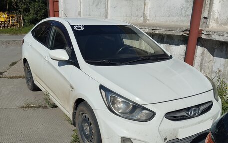 Hyundai Solaris II рестайлинг, 2013 год, 623 000 рублей, 1 фотография