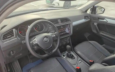 Volkswagen Tiguan II, 2018 год, 1 577 777 рублей, 2 фотография