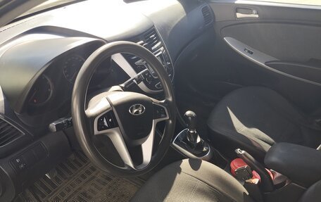 Hyundai Solaris II рестайлинг, 2013 год, 623 000 рублей, 8 фотография