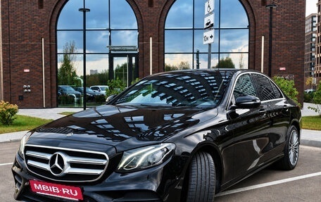 Mercedes-Benz E-Класс, 2019 год, 3 000 000 рублей, 10 фотография
