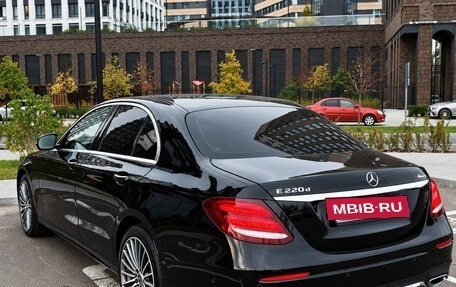 Mercedes-Benz E-Класс, 2019 год, 3 000 000 рублей, 21 фотография