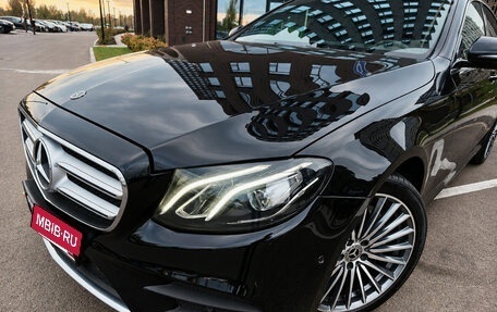 Mercedes-Benz E-Класс, 2019 год, 3 000 000 рублей, 13 фотография