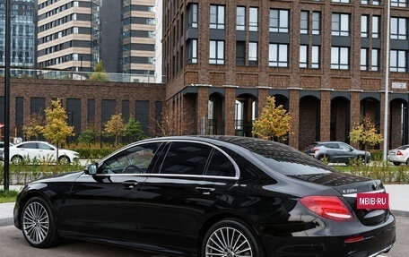 Mercedes-Benz E-Класс, 2019 год, 3 000 000 рублей, 20 фотография