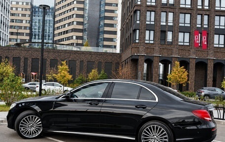 Mercedes-Benz E-Класс, 2019 год, 3 000 000 рублей, 23 фотография