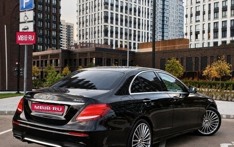 Mercedes-Benz E-Класс, 2019 год, 3 000 000 рублей, 28 фотография