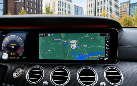 Mercedes-Benz E-Класс, 2019 год, 3 000 000 рублей, 34 фотография