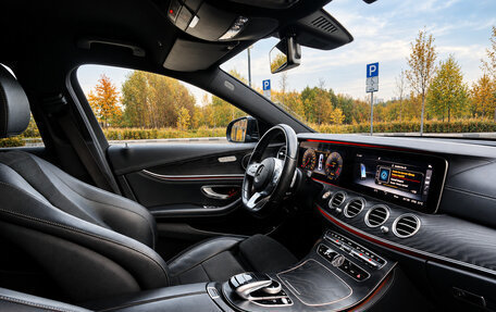 Mercedes-Benz E-Класс, 2019 год, 3 000 000 рублей, 33 фотография