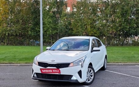 KIA Rio IV, 2020 год, 1 530 000 рублей, 5 фотография