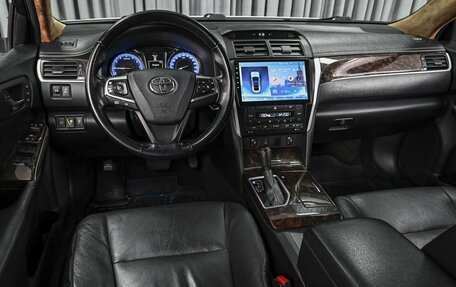 Toyota Camry, 2016 год, 1 988 000 рублей, 6 фотография