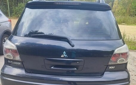 Mitsubishi Outlander III рестайлинг 3, 2007 год, 650 000 рублей, 3 фотография