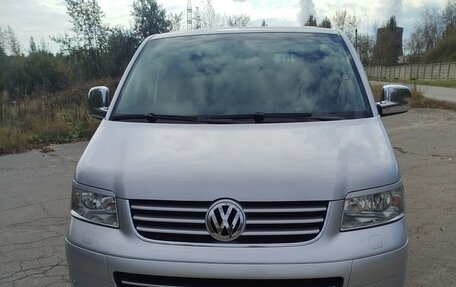 Volkswagen Multivan T5, 2006 год, 2 500 000 рублей, 2 фотография
