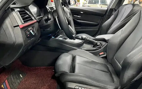 BMW 3 серия, 2015 год, 1 360 000 рублей, 9 фотография