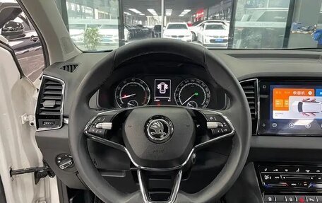 Skoda Karoq I, 2022 год, 1 690 005 рублей, 8 фотография