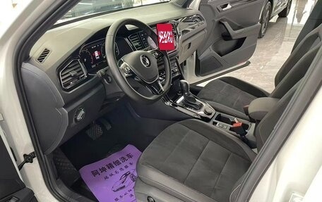 Volkswagen T-Roc I, 2022 год, 2 060 000 рублей, 7 фотография