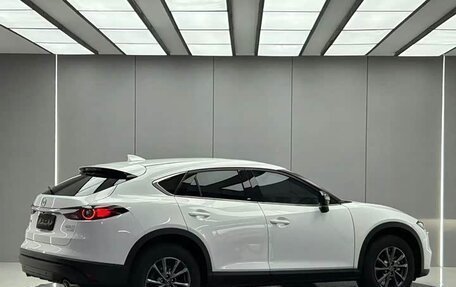 Mazda CX-4, 2021 год, 2 000 000 рублей, 4 фотография