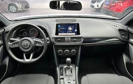 Mazda CX-4, 2021 год, 2 000 000 рублей, 10 фотография